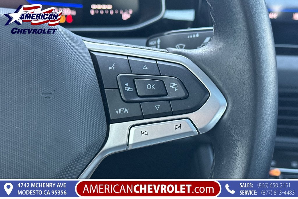 Used 2025 Volkswagen Jetta SE FWD image 32