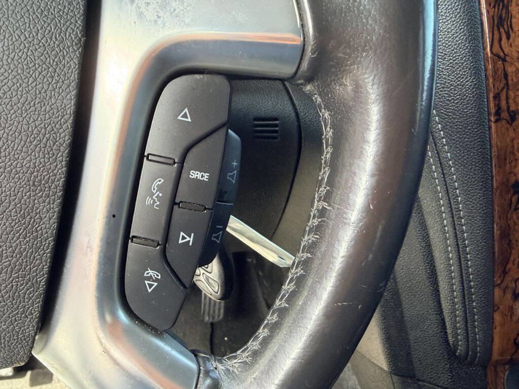 Used 2014 Chevrolet Traverse LTZ FWD image 19