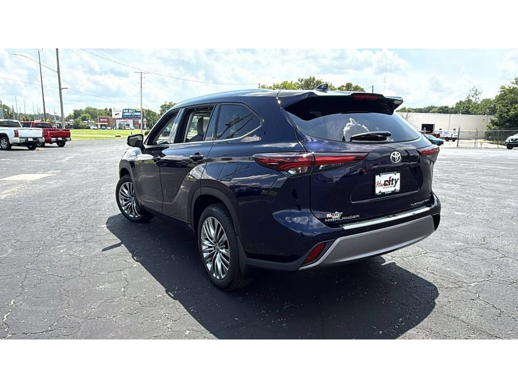 New 2026 Toyota Highlander Platinum AWD/4WD image 5