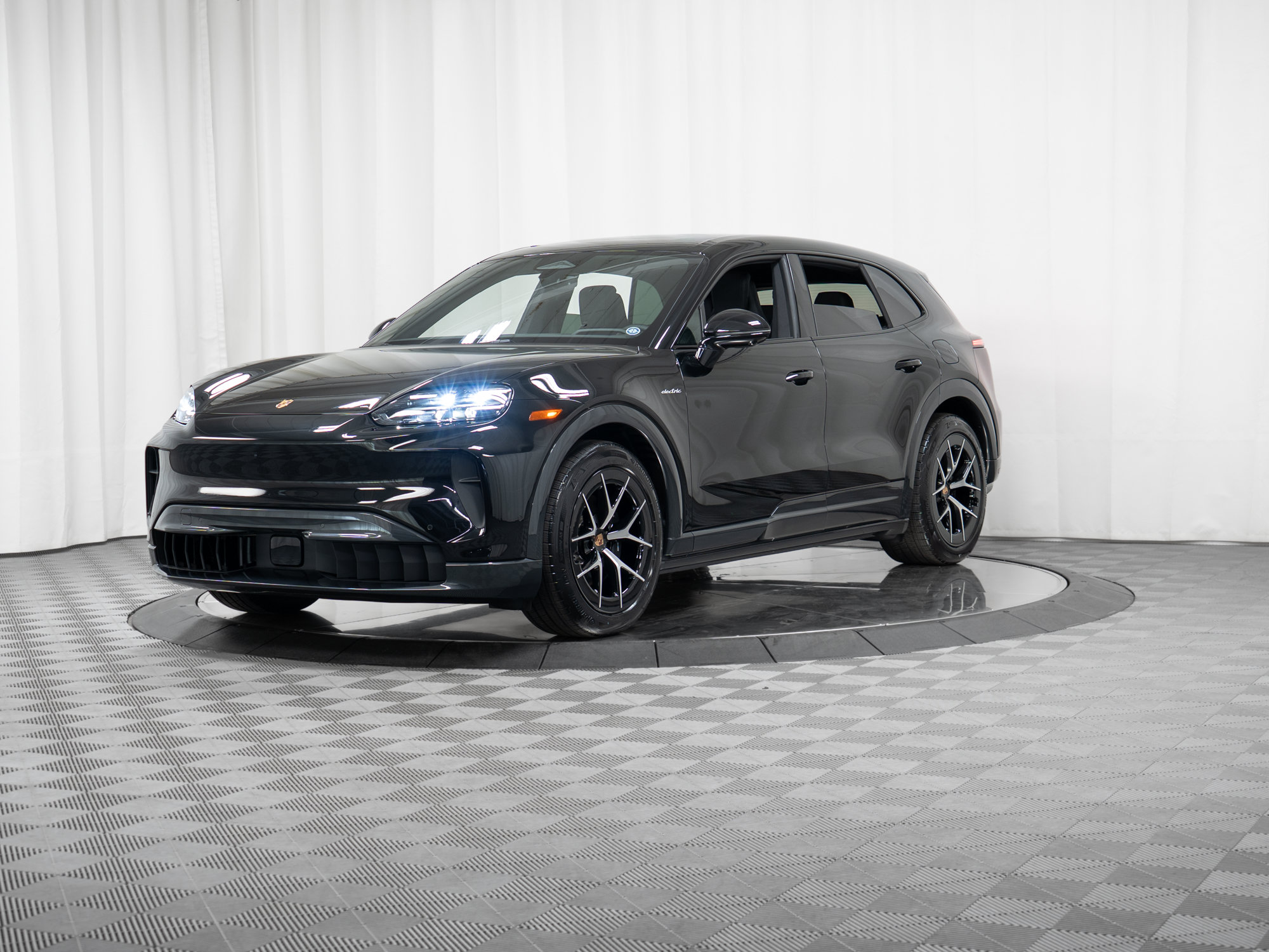 New 2026 Porsche Cayenne Electric AWD/4WD image 31