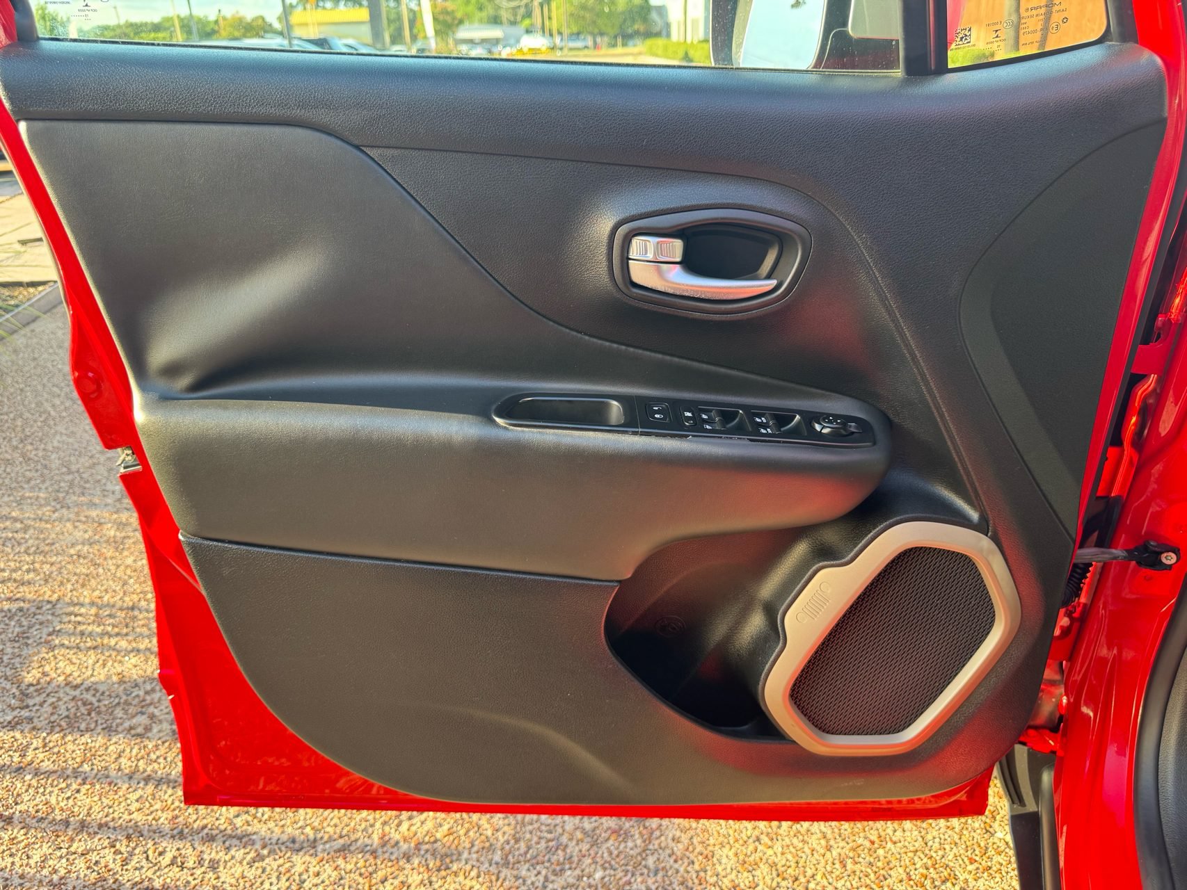 Used 2016 Jeep Renegade Limited FWD image 20