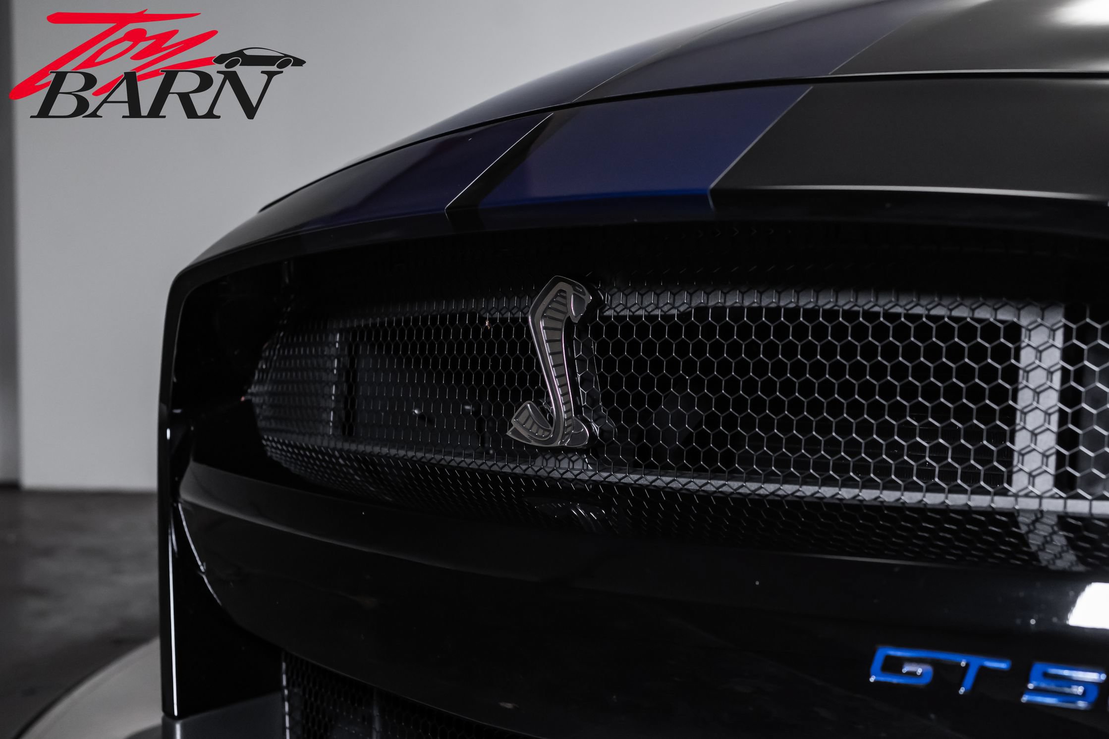 Used 2021 Ford Mustang Shelby GT500 w/ Technology Package RWD image 9