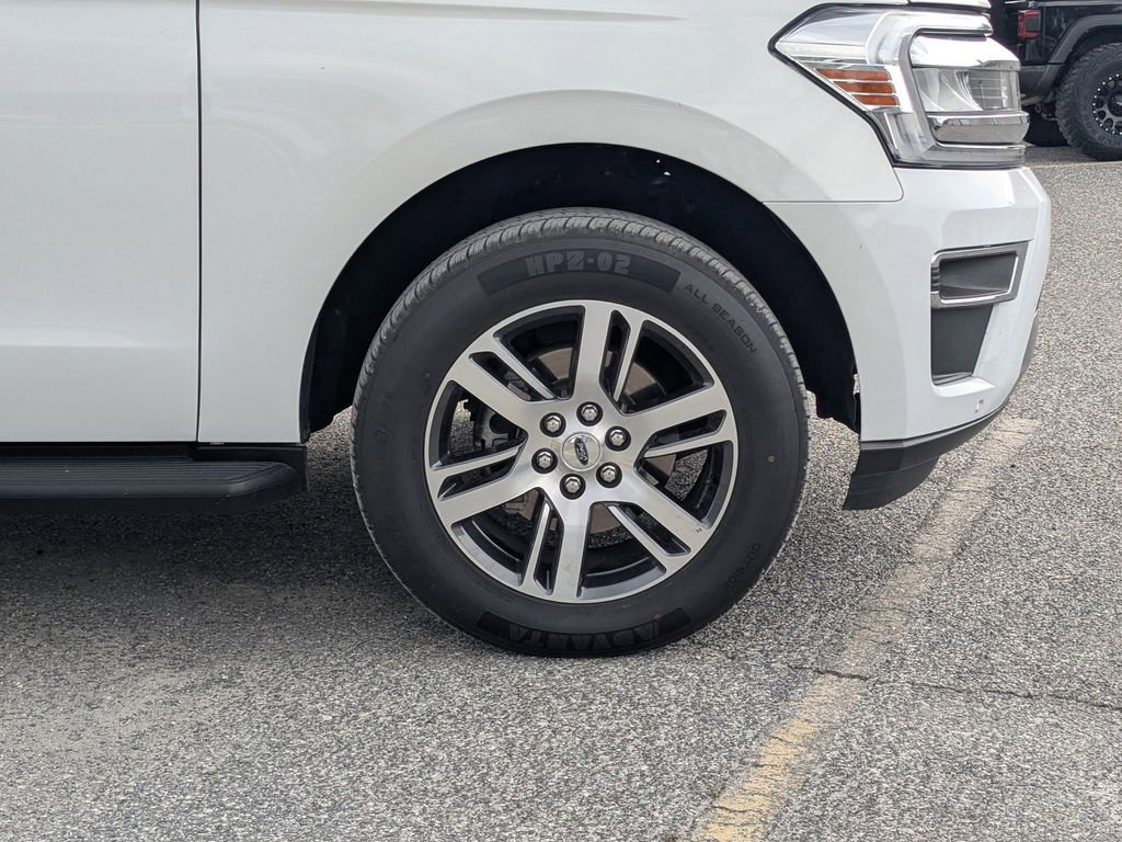 Used 2024 Ford Expedition Max Limited AWD/4WD image 10