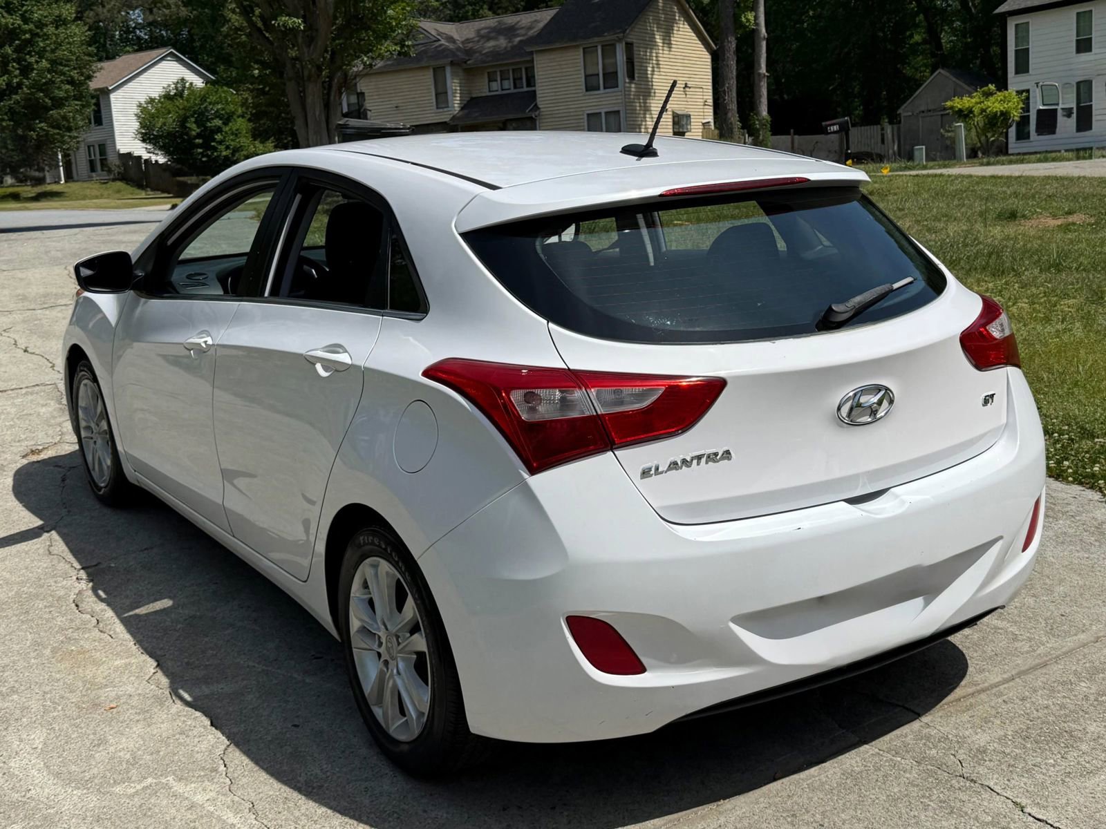 Used 2015 Hyundai Elantra GT FWD image 13