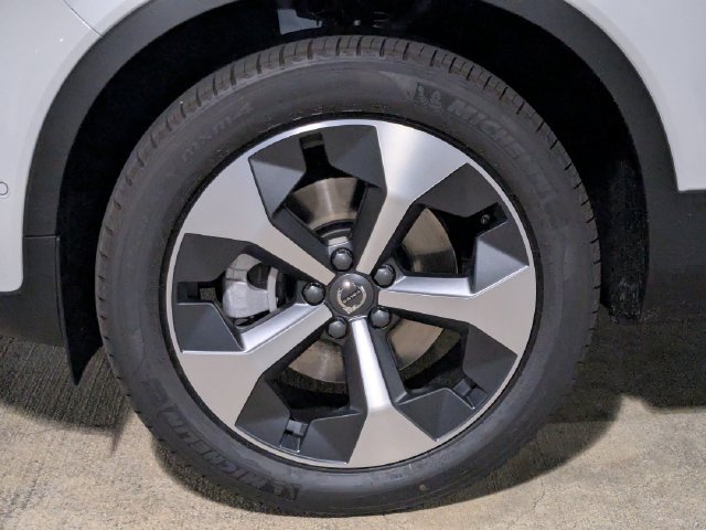 New 2026 Volvo XC40 B5 Plus w/ Climate Package AWD/4WD image 10
