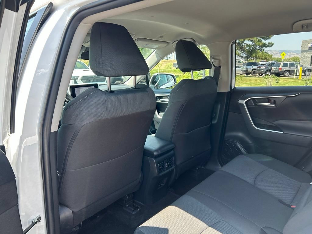 Used 2025 Toyota RAV4 XLE AWD/4WD image 18