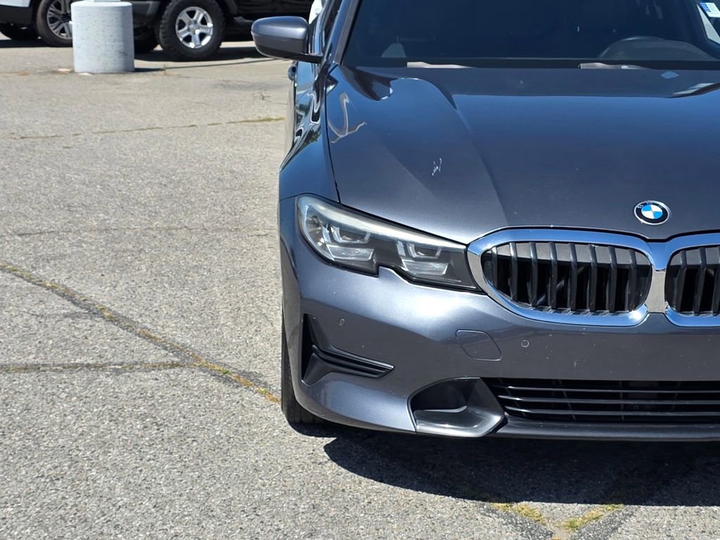 Used 2020 BMW 330i Sedan w/ Driving Assistance Package RWD image 3