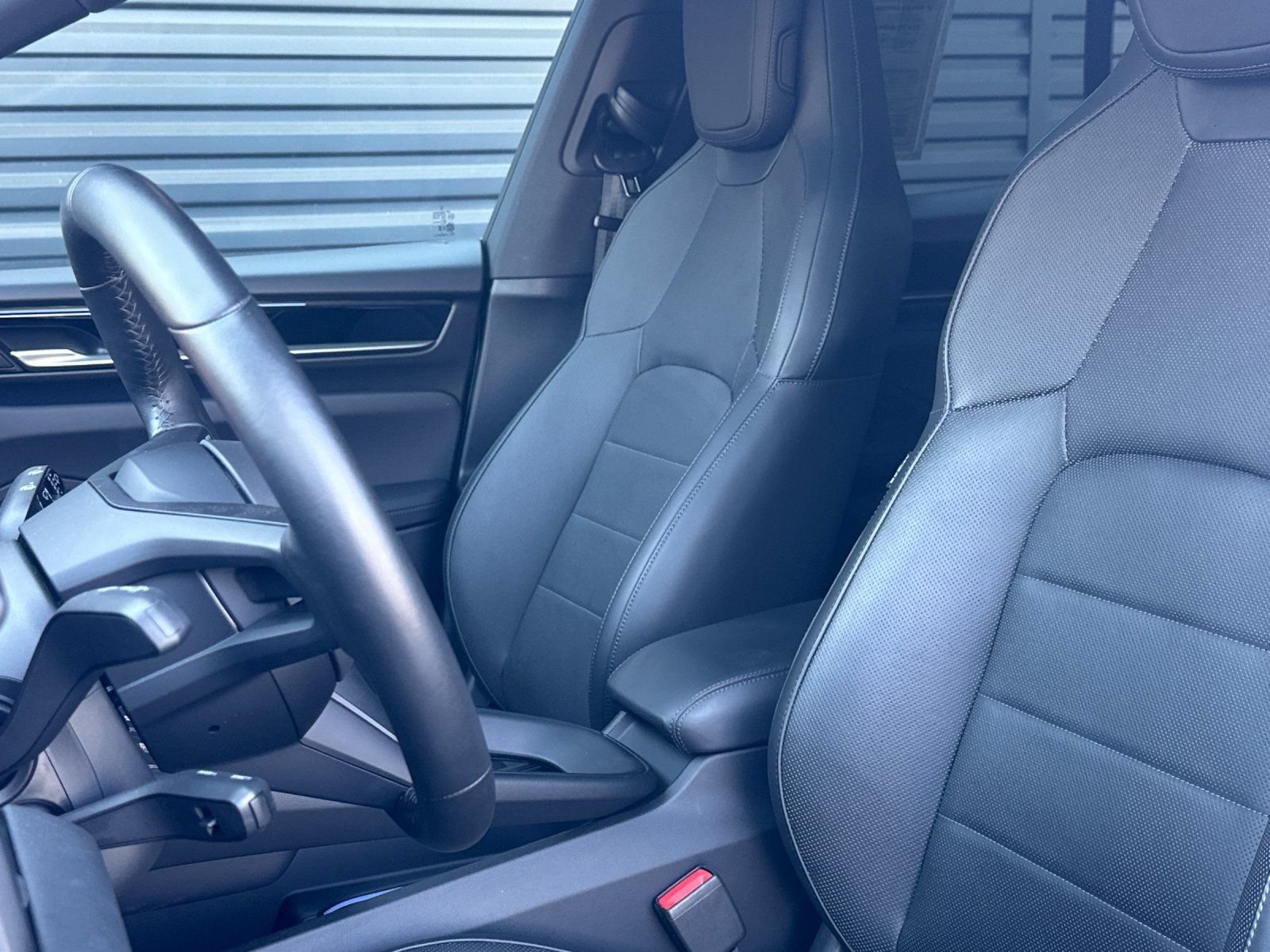 Certified 2025 Porsche Macan Electric RWD image 6