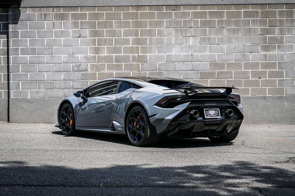 Used 2024 Lamborghini Huracan Tecnica RWD image 4