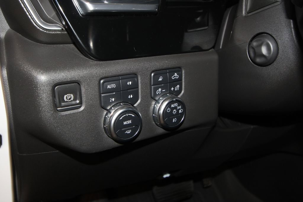Used 2022 GMC Sierra 1500 SLT w/ SLT Premium Plus Package AWD/4WD image 10