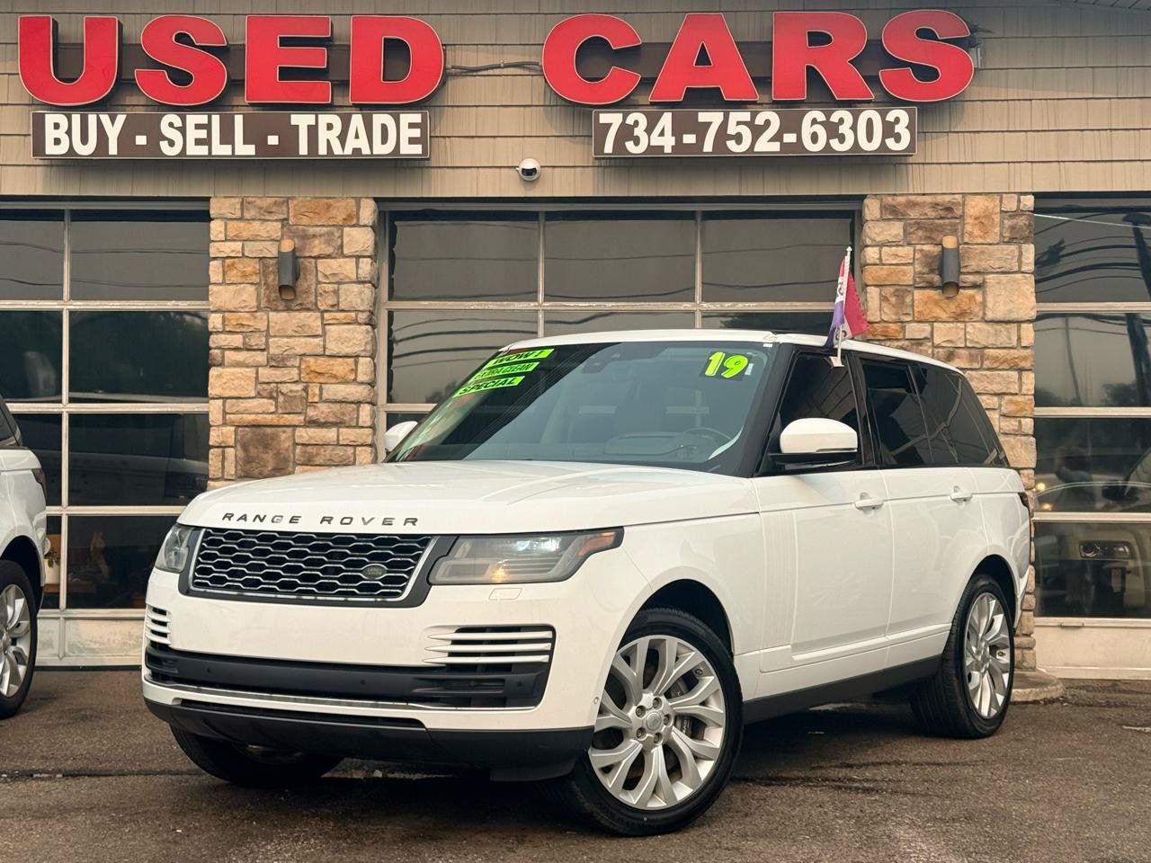 Used 2019 Land Rover Range Rover HSE AWD/4WD image 2