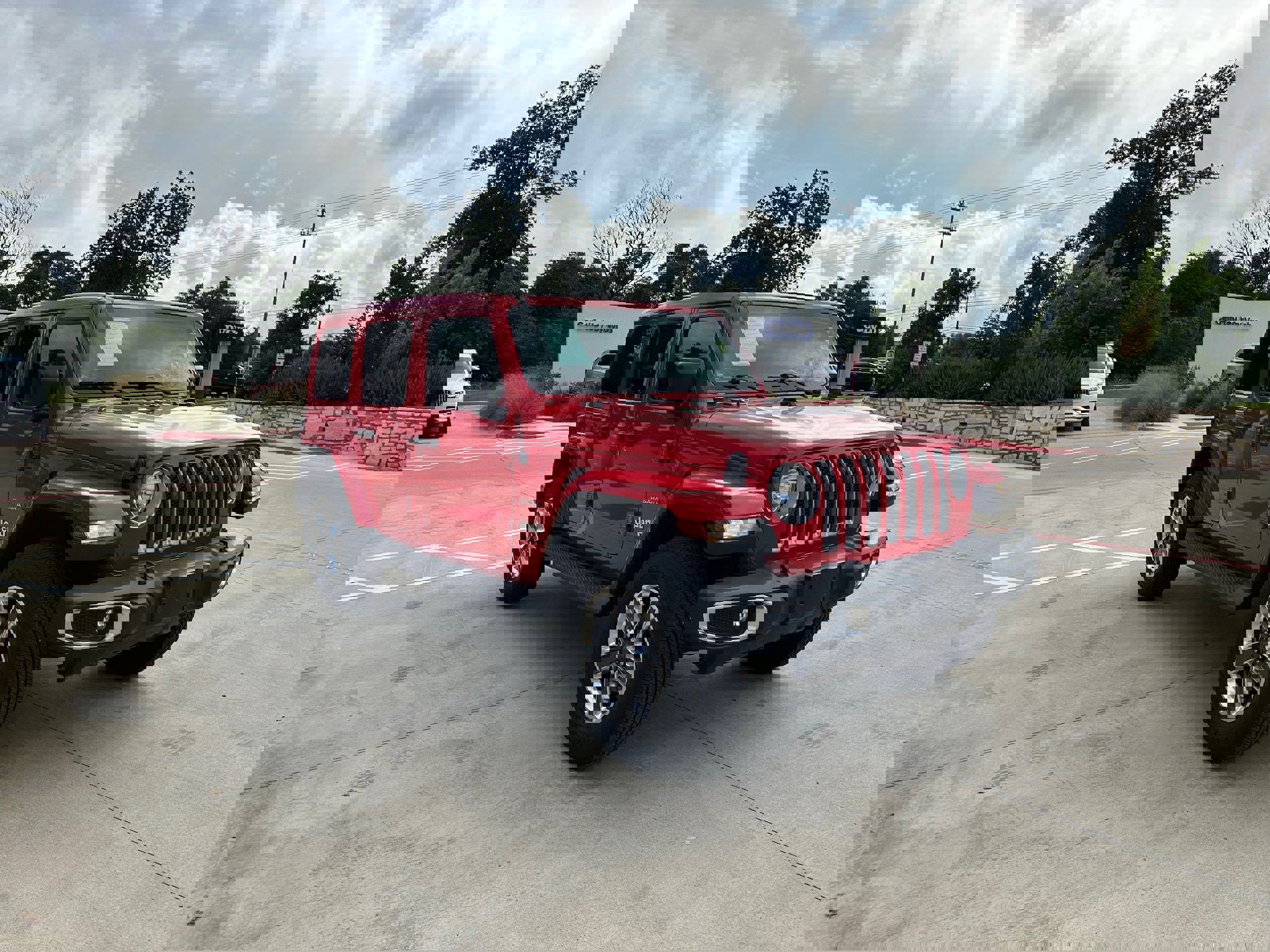 Used 2019 Jeep Wrangler Unlimited Sahara image 7