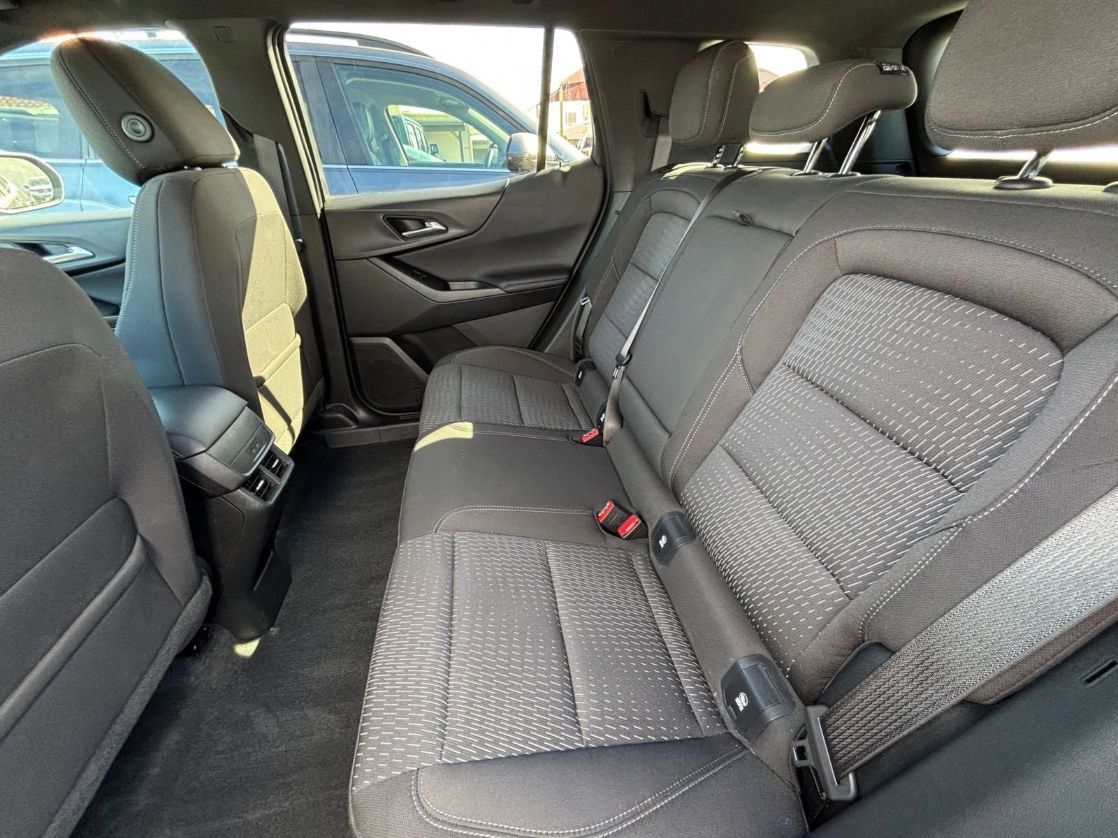Used 2025 Chevrolet Equinox LT AWD/4WD image 39