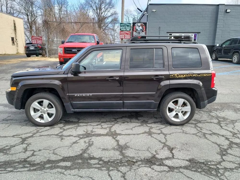 Used 2014 Jeep Patriot Latitude w/ Sun/Sound Group AWD/4WD image 8