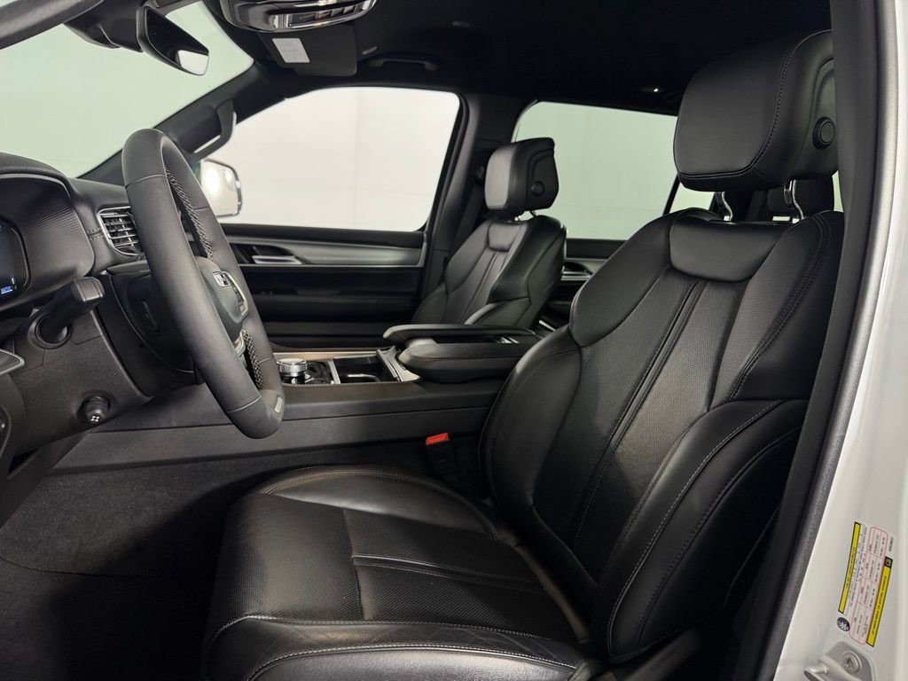 Certified 2025 Jeep Wagoneer L 4WD image 23