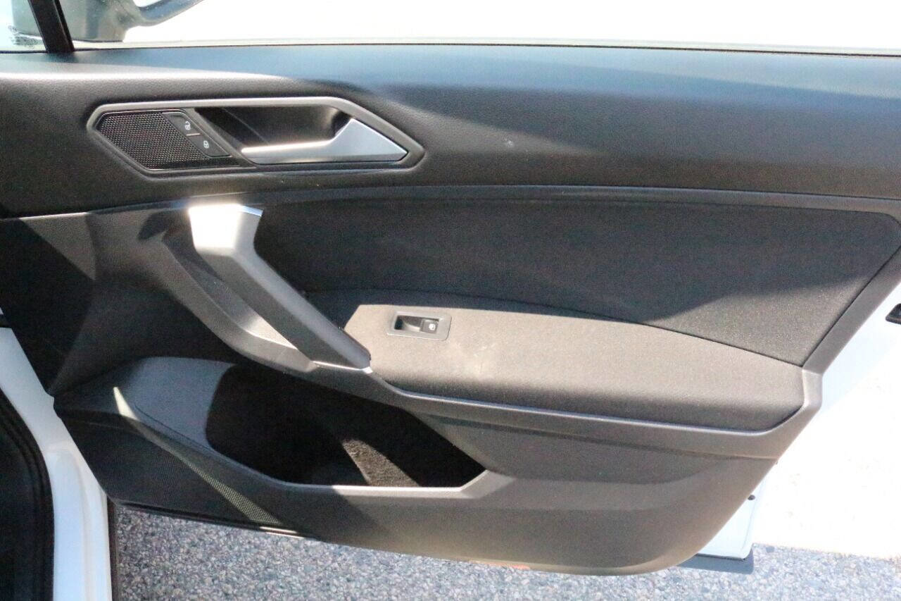 Used 2020 Volkswagen Tiguan S image 17
