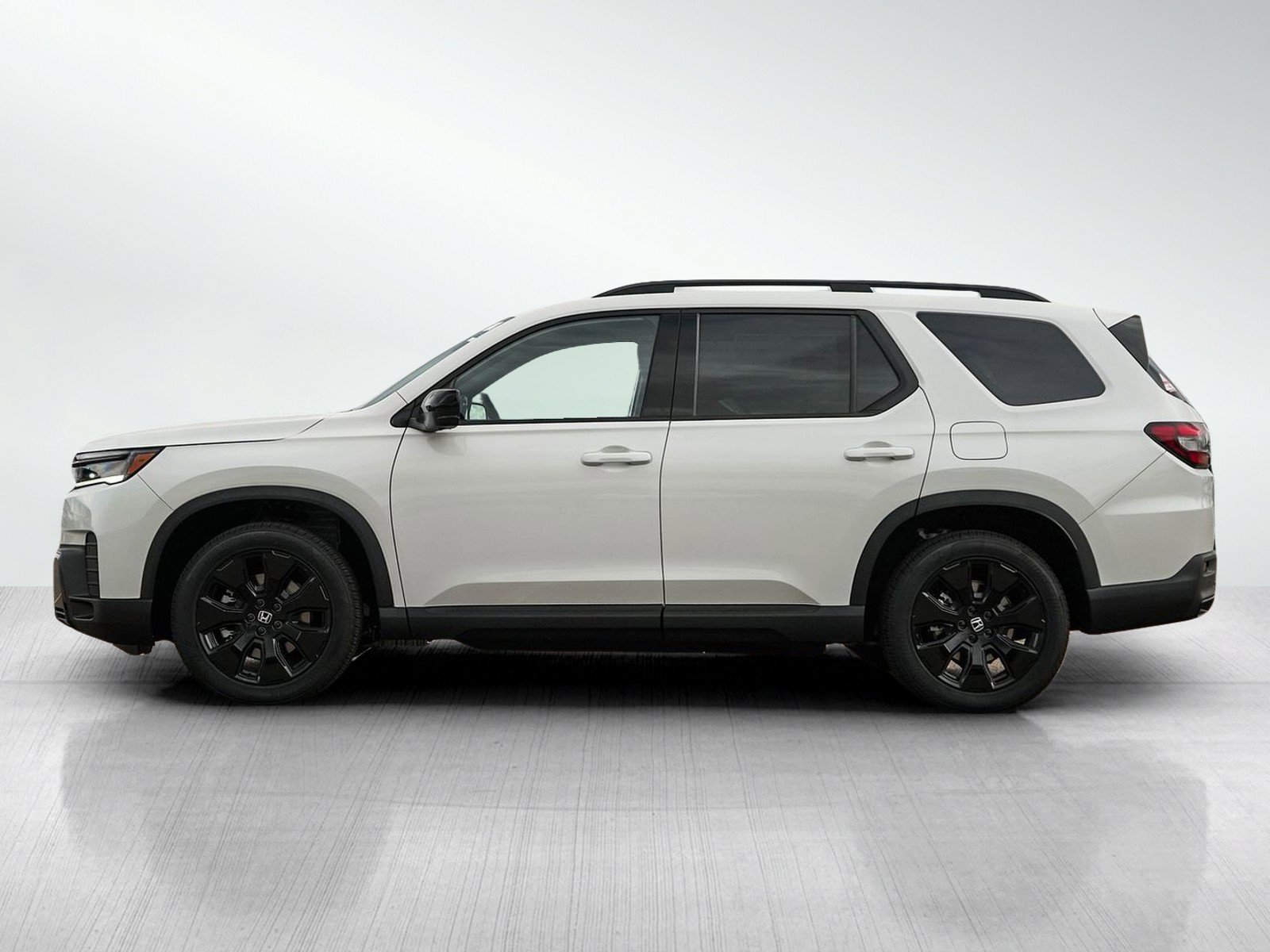 New 2026 Honda Pilot Black Edition image 4
