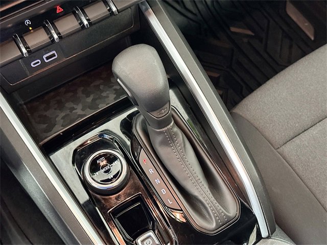 Used 2023 Chevrolet Colorado Trail Boss w/ Technology Package image 14