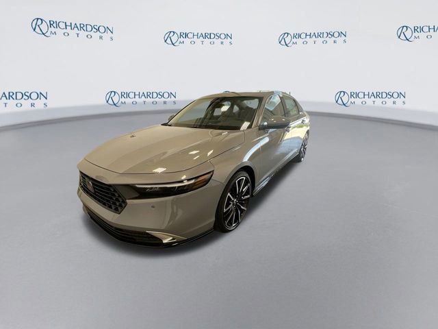 New 2025 Honda Accord Touring image 4