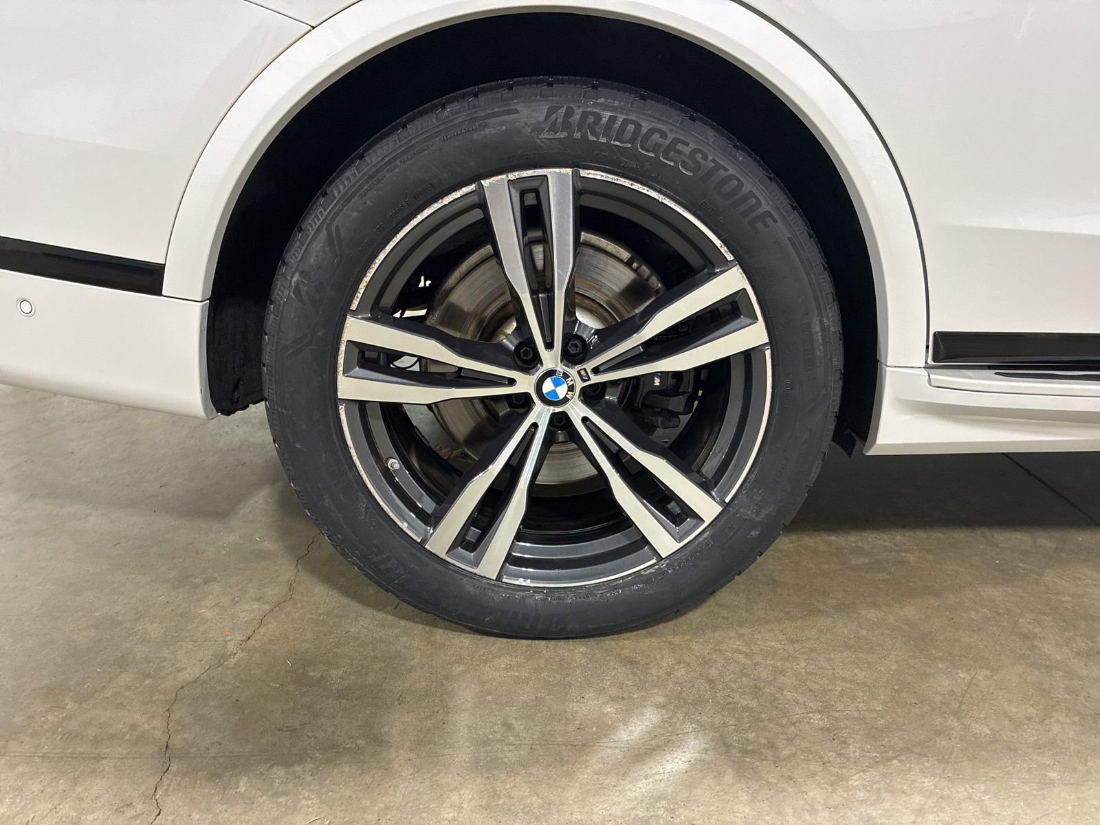 Used 2023 BMW X7 xDrive40i w/ M Sport Package image 9