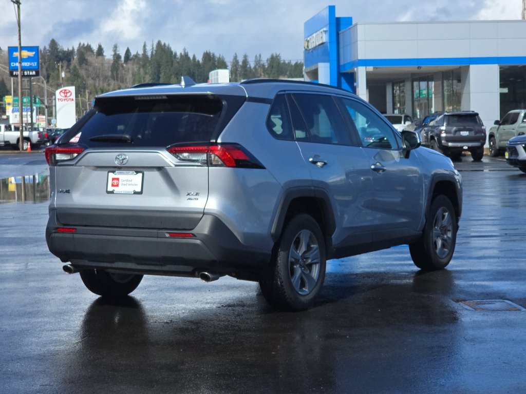 Used 2024 Toyota RAV4 XLE AWD/4WD image 5