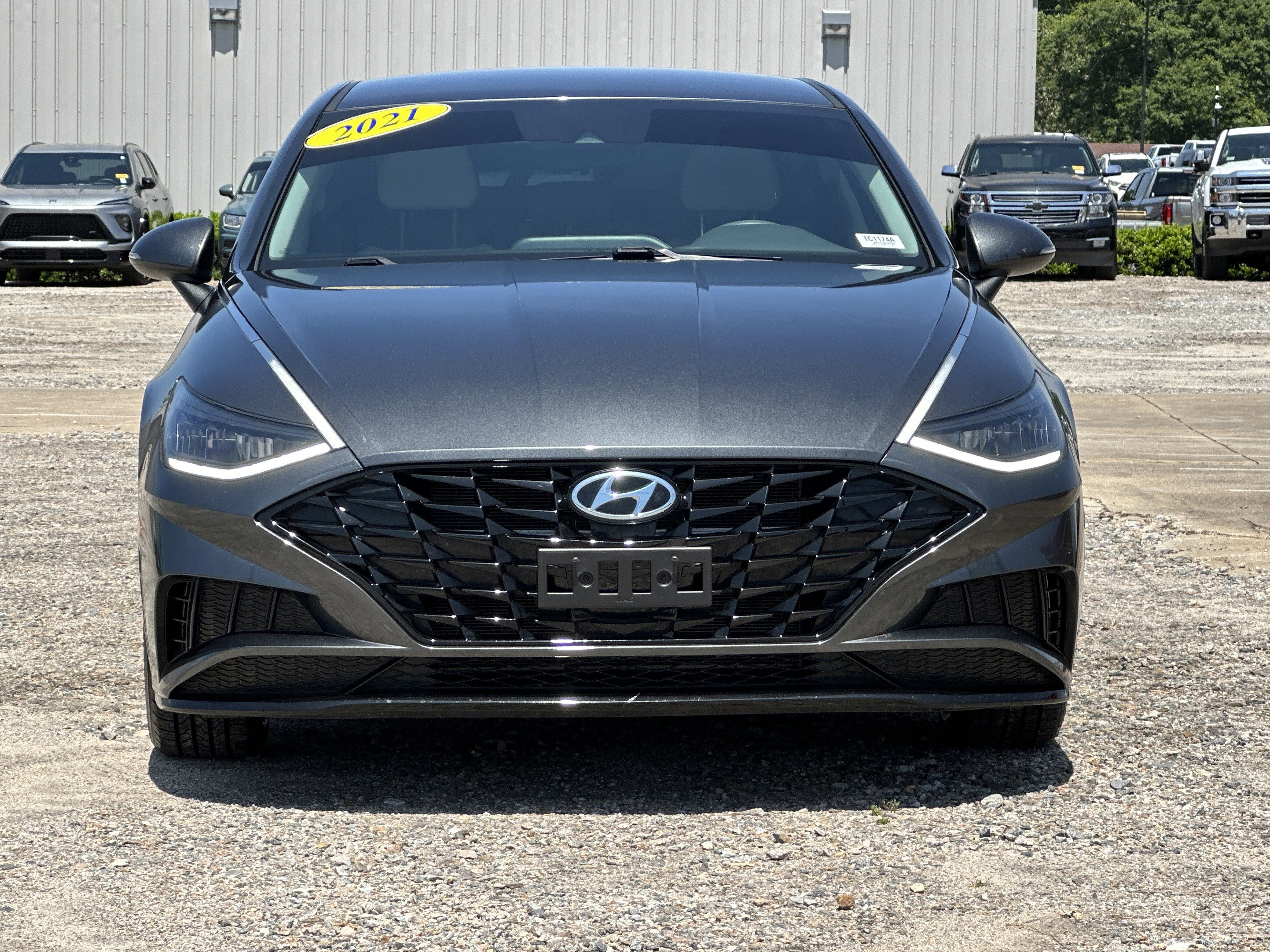 Used 2021 Hyundai Sonata SEL FWD image 2