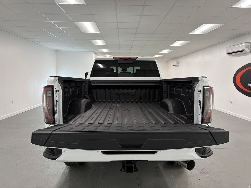 New 2026 GMC Sierra 2500 AT4 w/ AT4 Premium Plus Package AWD/4WD image 8