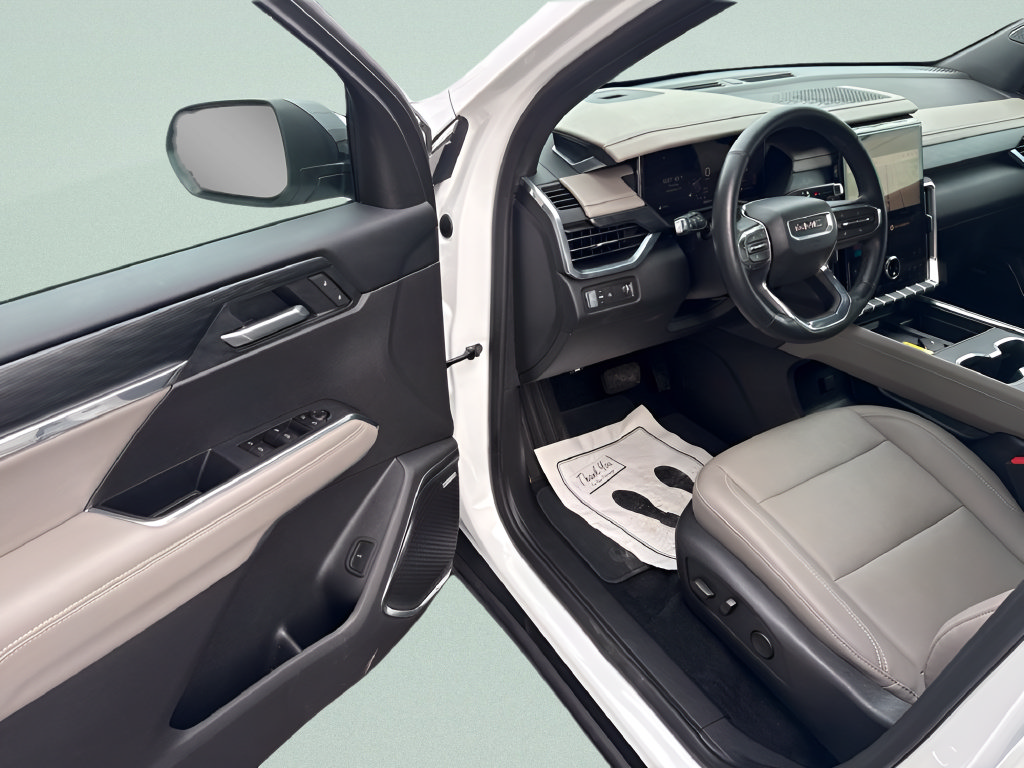 Used 2026 GMC Acadia Elevation w/ Elevation Premium Package FWD image 14