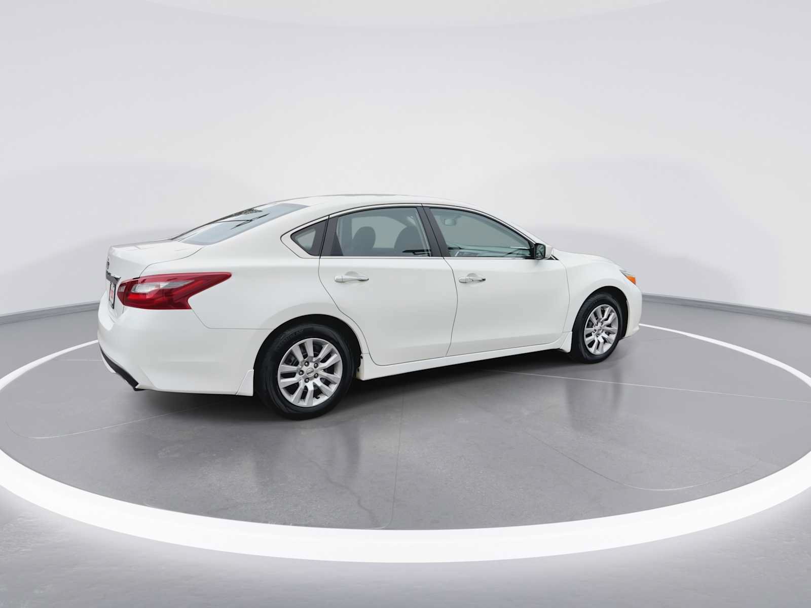 Used 2018 Nissan Altima 2.5 S w/ S Convenience Package FWD image 8