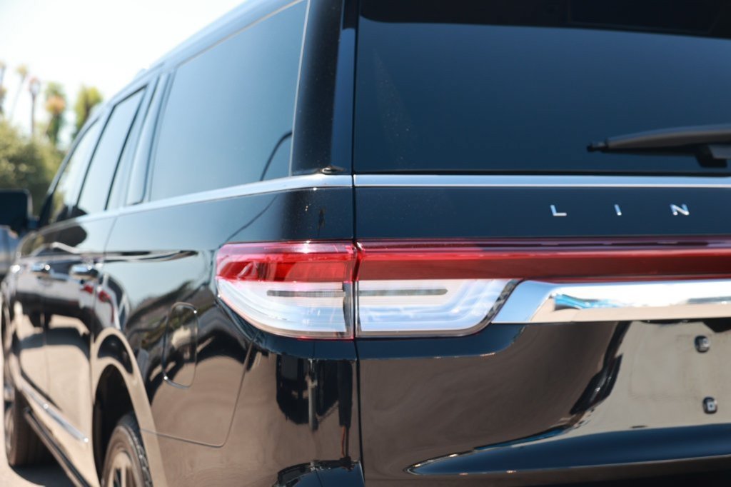 Used 2024 Lincoln Navigator L Reserve AWD/4WD image 16