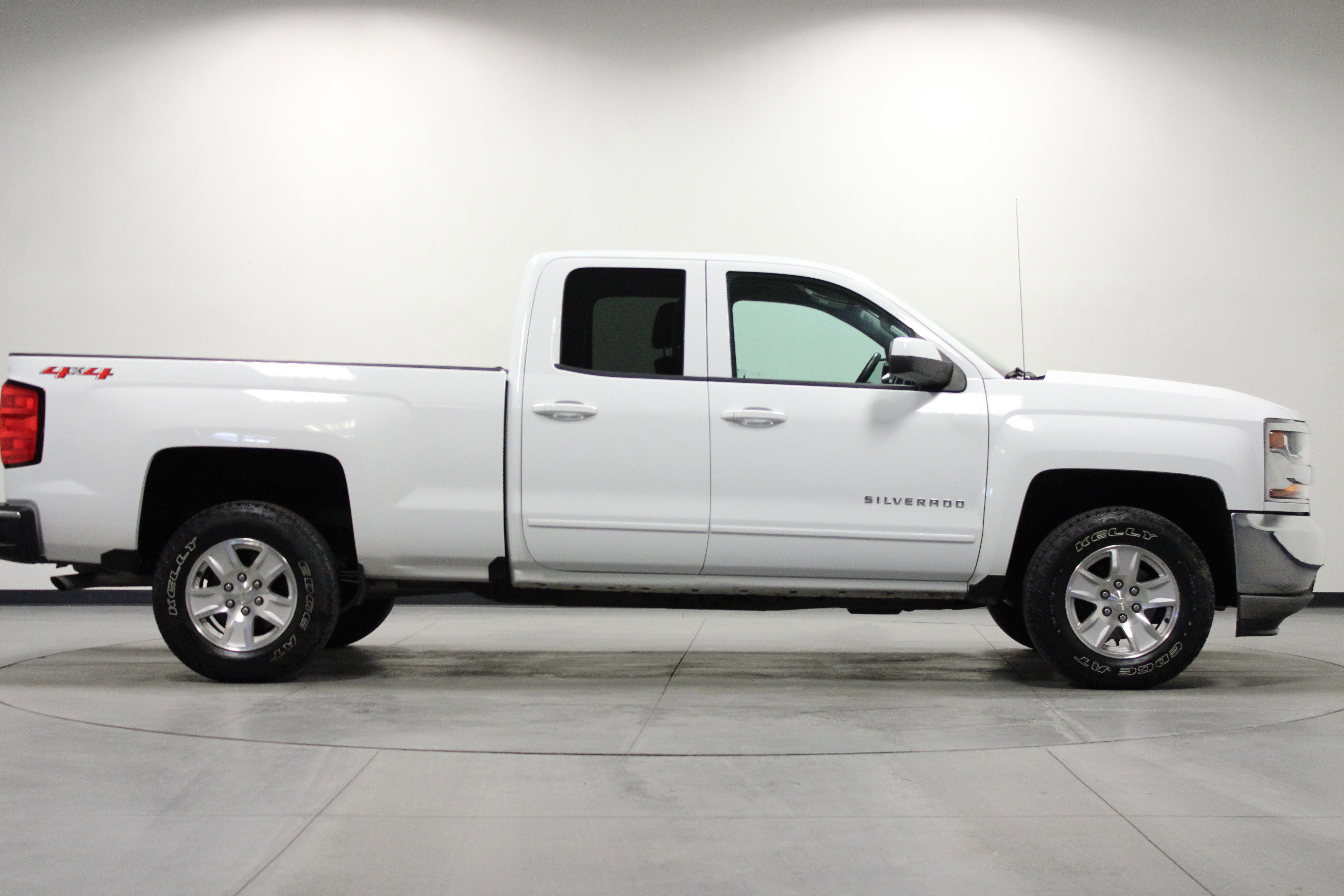 Used 2018 Chevrolet Silverado 1500 LT image 3