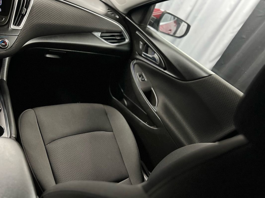 Used 2018 Chevrolet Malibu LT w/ Driver Confidence Package image 18