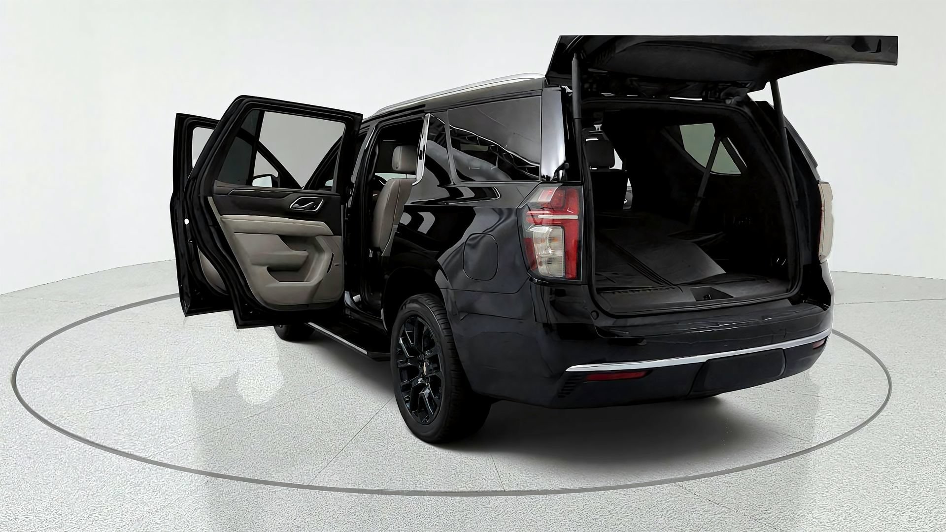 Used 2023 Chevrolet Tahoe LT w/ Luxury Package AWD/4WD image 11