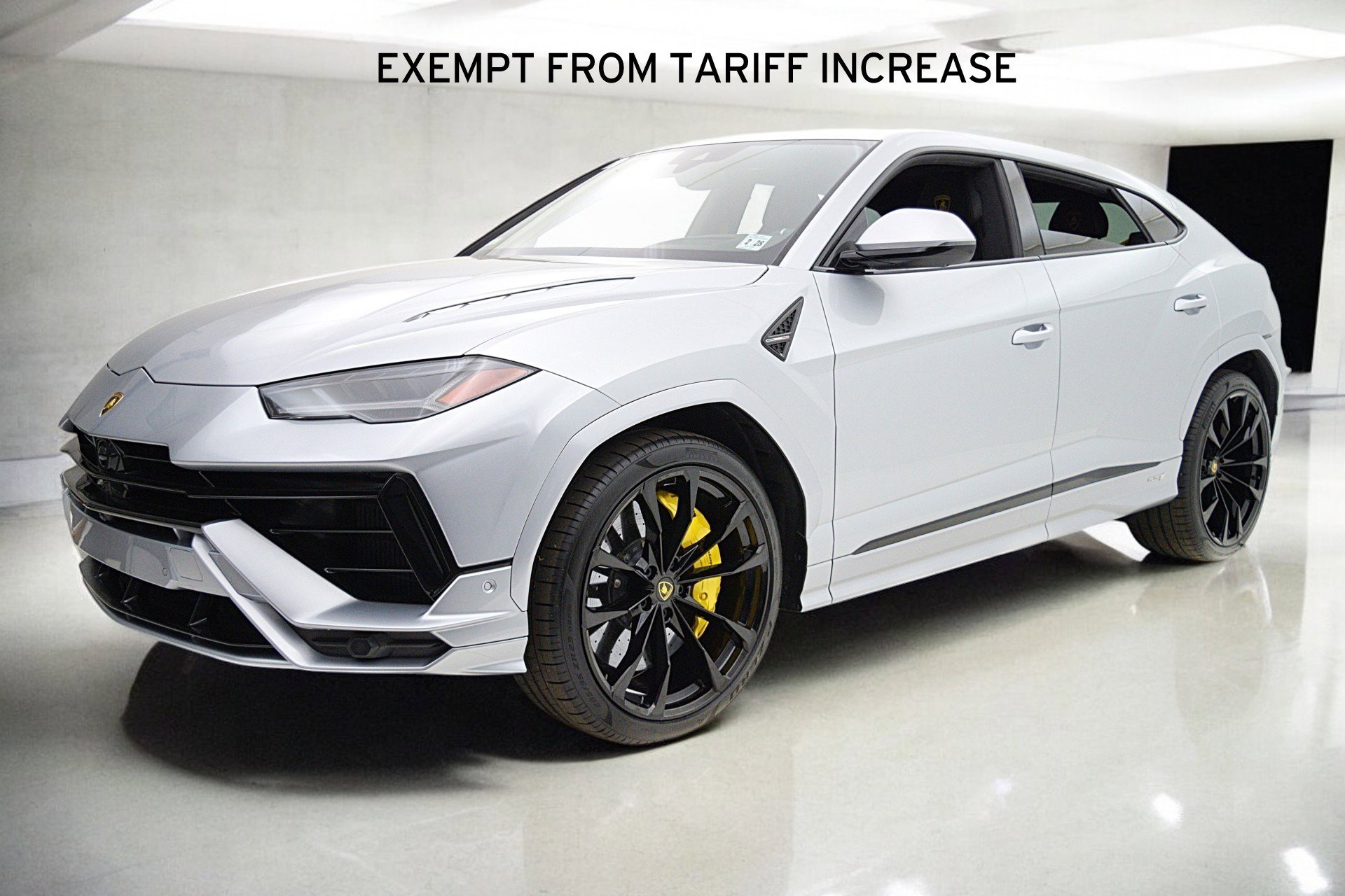 Used 2023 Lamborghini Urus S AWD/4WD image 2