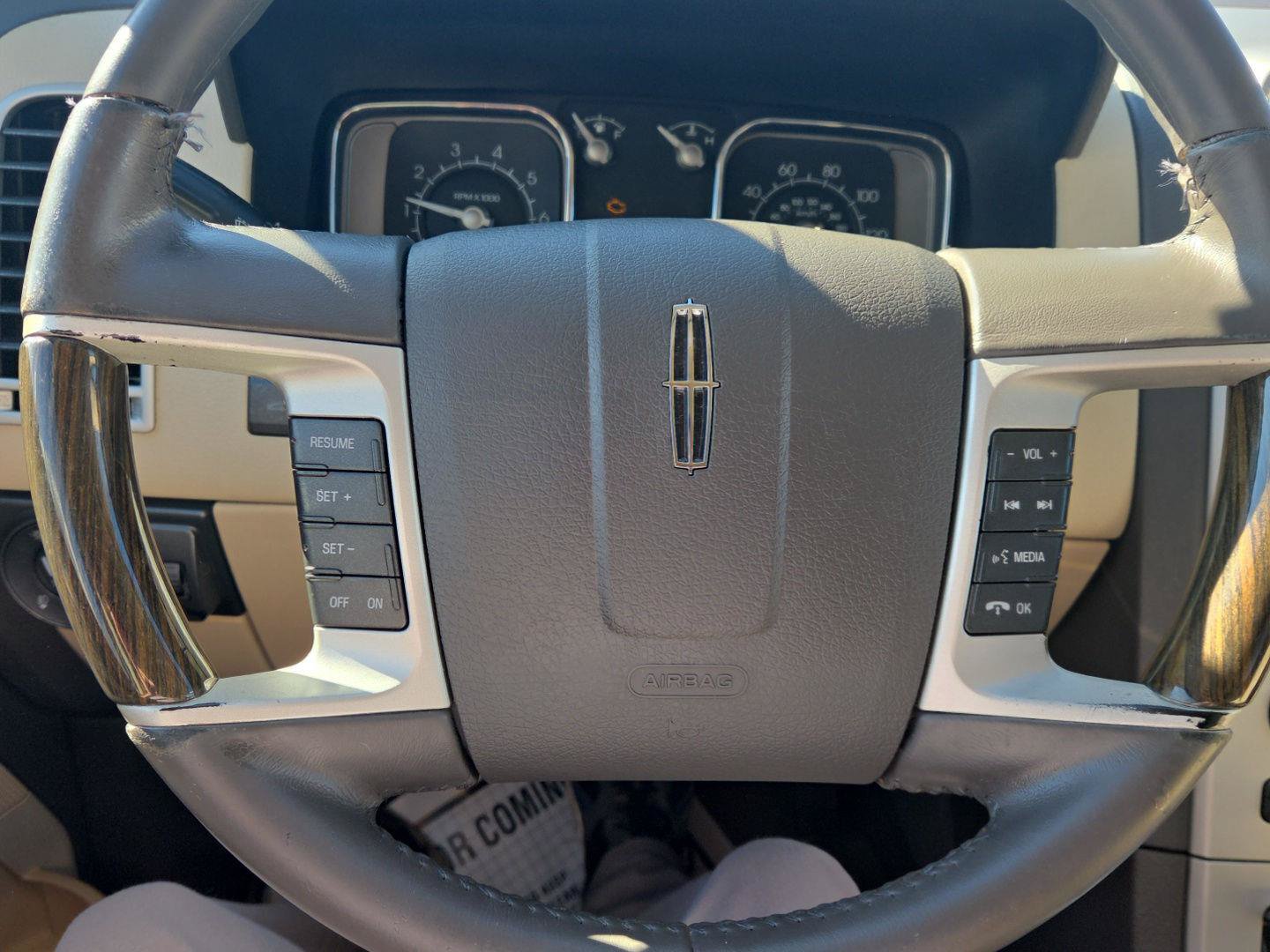 Used 2008 Lincoln MKX AWD image 21