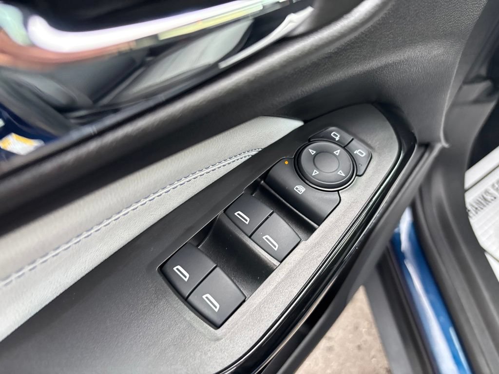 Used 2024 Chevrolet Trax LT w/ Sunroof Package FWD image 19