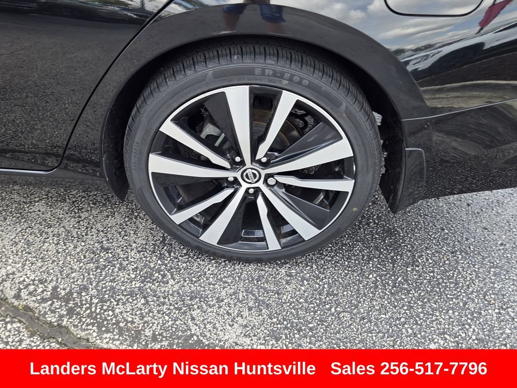Used 2019 Nissan Altima 2.5 SR FWD image 12