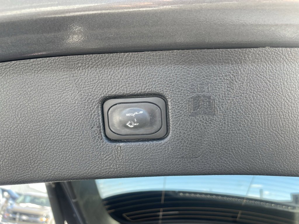 Used 2023 Ford Edge Titanium image 35