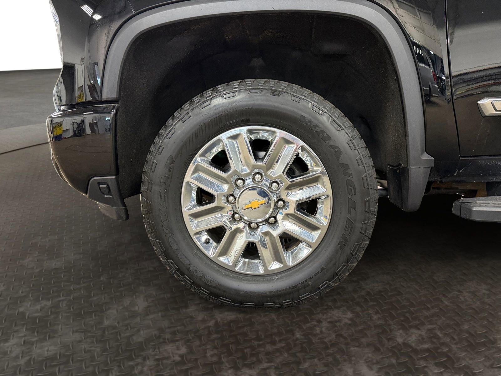 Used 2024 Chevrolet Silverado 3500 High Country w/ High Country Premium Package AWD/4WD image 14