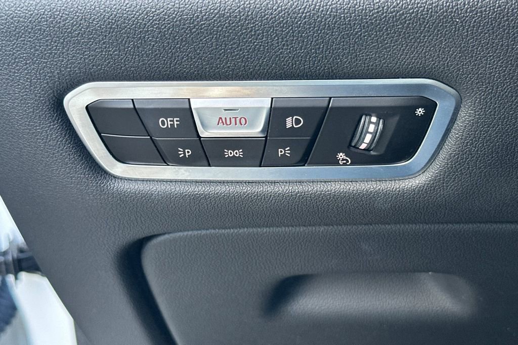 Used 2022 BMW X5 xDrive45e w/ M Sport Package image 32