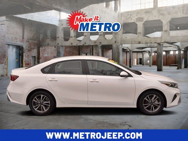 Used 2023 Kia Forte LXS image 1