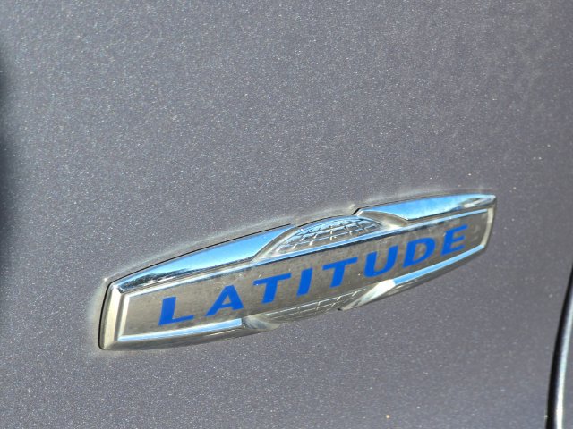 Used 2020 Jeep Cherokee Latitude w/ Cold Weather Group FWD image 15