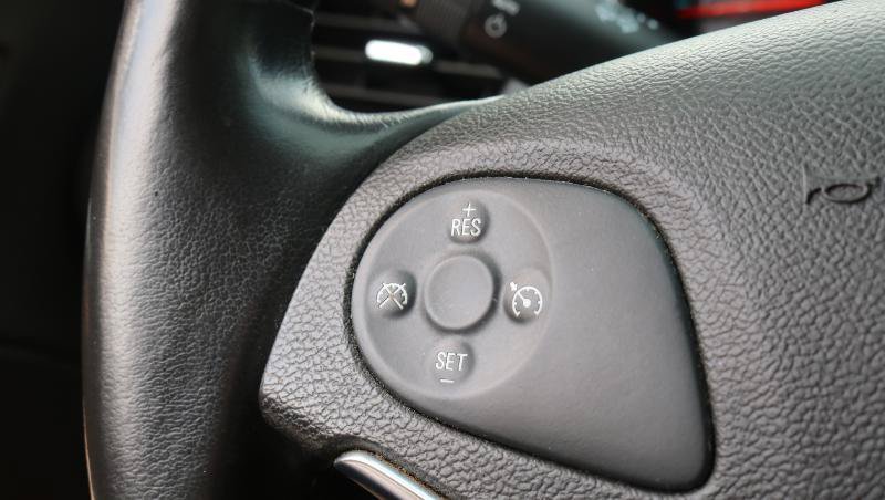 Used 2015 Chevrolet Impala LT FWD image 9
