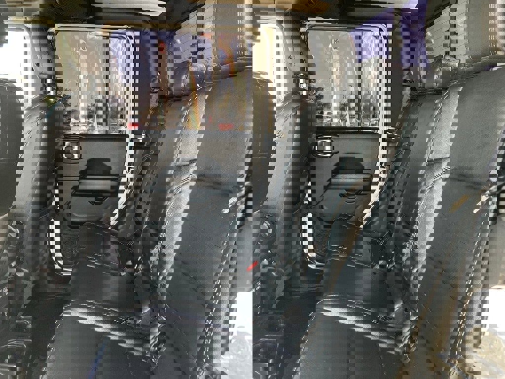 Used 2022 Jeep Gladiator Overland w/ Popular Equipment Package image 11