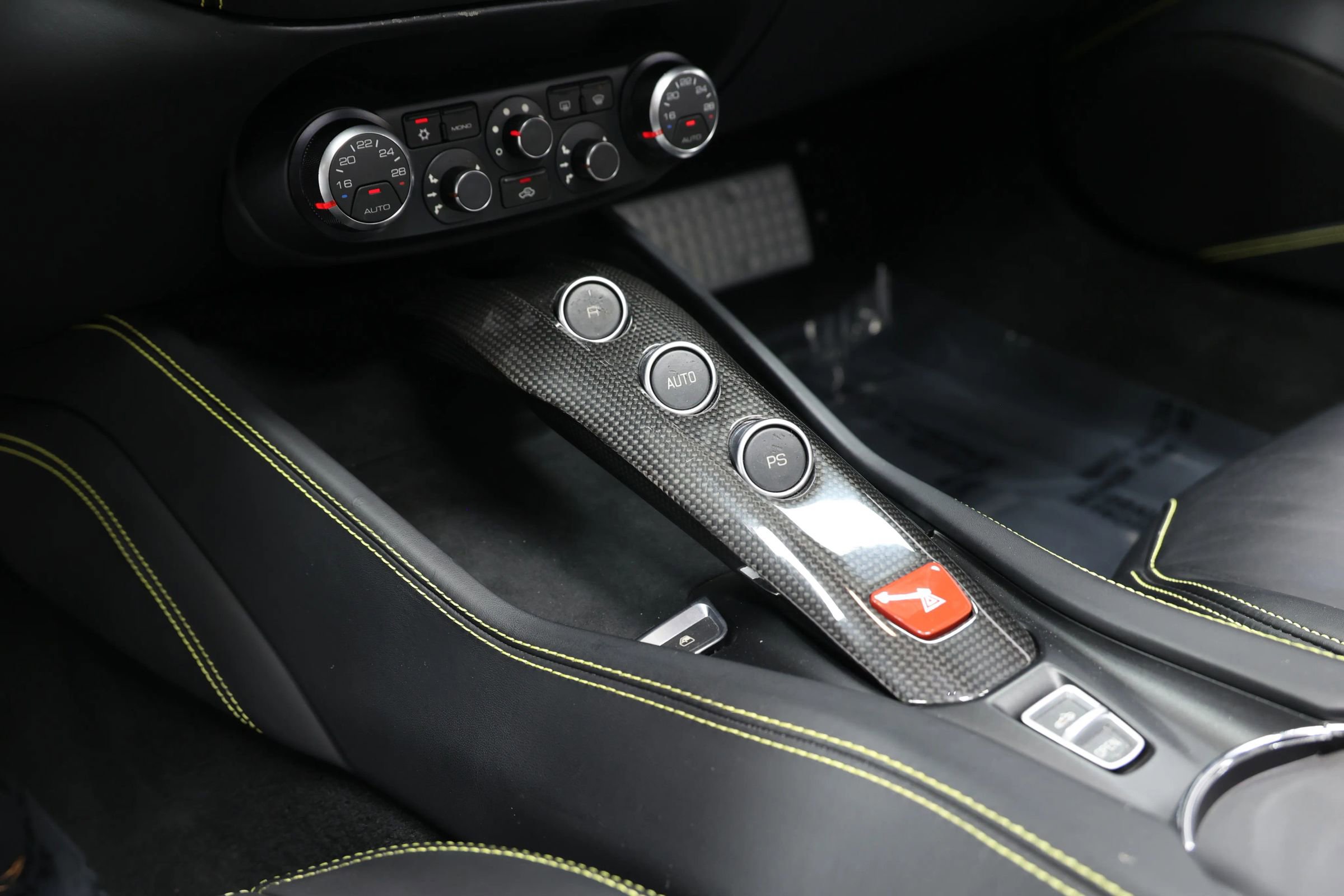 Used 2015 Ferrari California T image 44