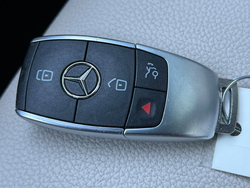 Used 2025 Mercedes-Benz GLA 250 4MATIC image 32