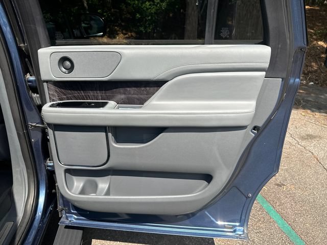 Used 2019 Lincoln Navigator L Reserve AWD/4WD image 18