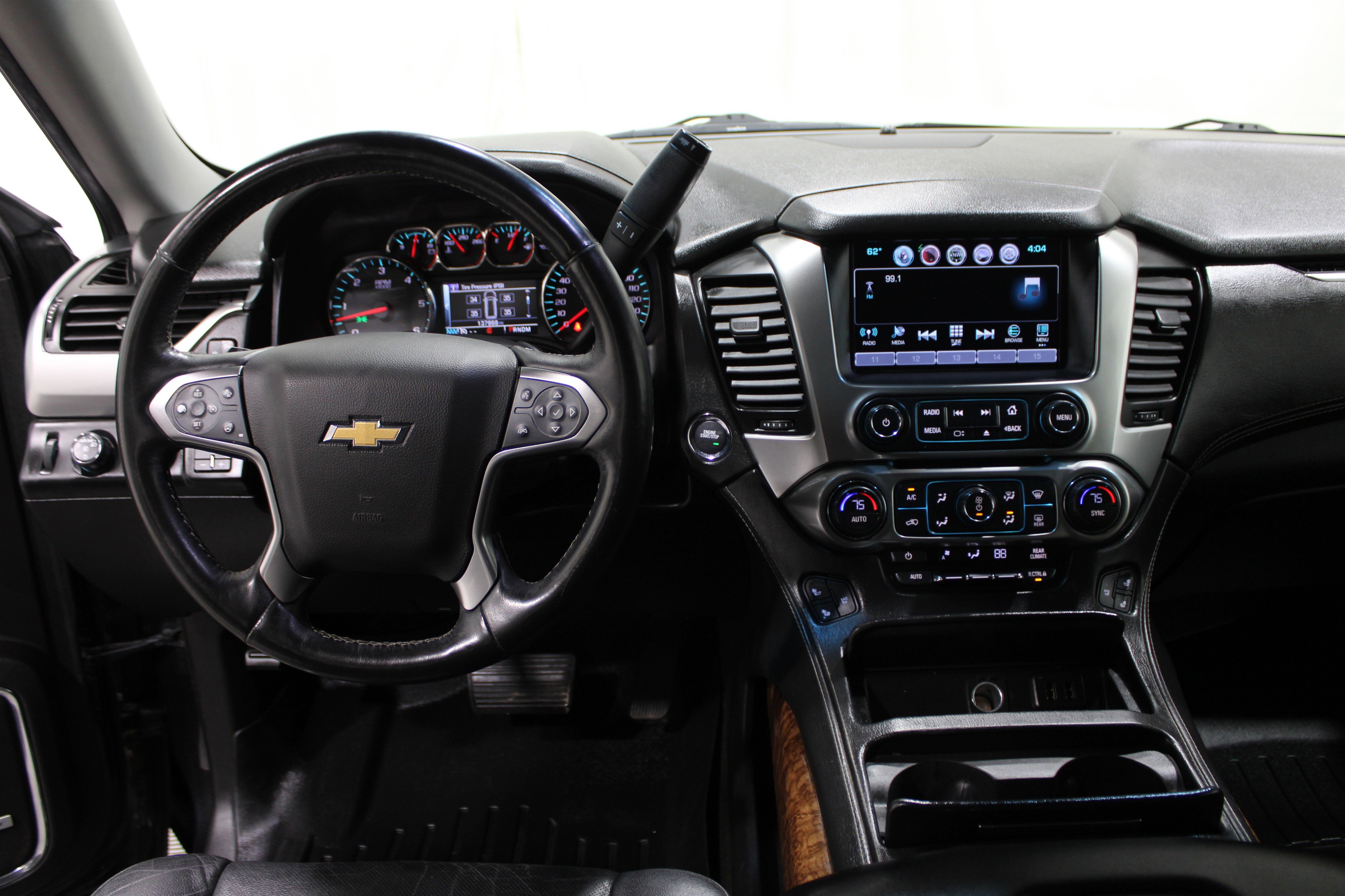 Used 2016 Chevrolet Suburban LTZ image 2