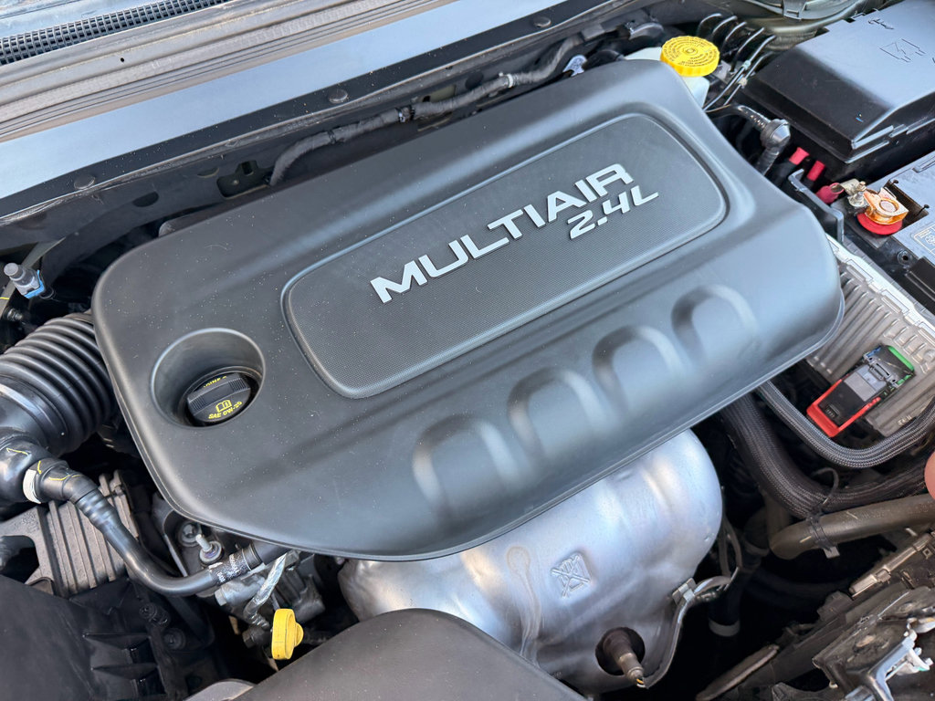 Used 2019 Jeep Cherokee Latitude w/ Popular Appearance Group image 28