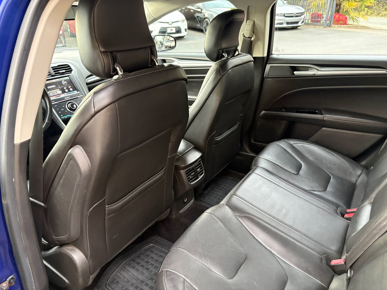 Used 2014 Ford Fusion Titanium FWD image 17